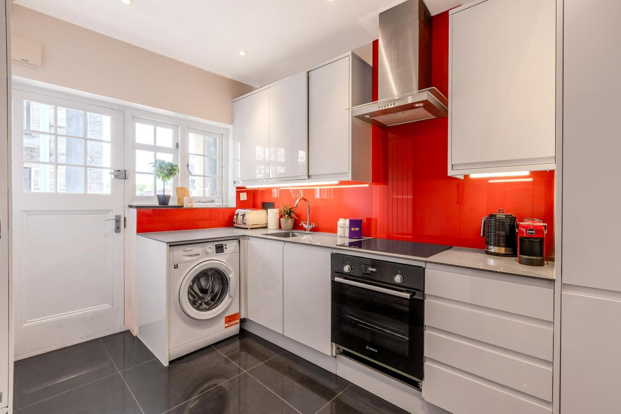 Apartment Chic Chelsea 2br Flat With Balcony By Kings Road London